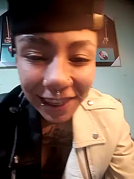 Snapshot of real_fenix chatting on 10-01-25, 03:01 real fenix online show from 10-01-25, 03:01