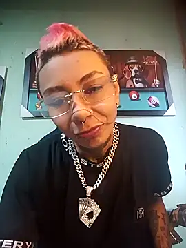 Snapshot of real_fenix chatting on 10-01-25, 03:18 real fenix online show from 10-01-25, 03:18