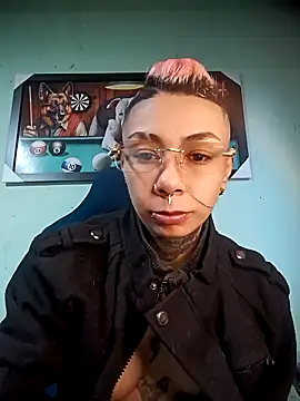 Snapshot of real_fenix chatting on 10-08-25, 01:53 real fenix online show from 10-08-25, 01:53