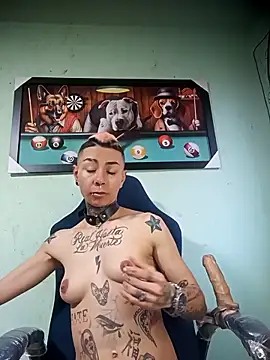 Snapshot of real_fenix chatting on 10-10-25, 01:32 real fenix online show from 10-10-25, 01:32