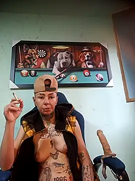 Snapshot of real_fenix chatting on 10-13-25, 04:29 real fenix online show from 10-13-25, 04:29