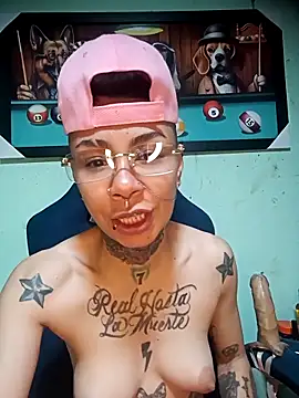 Snapshot of real_fenix chatting on 10-26-25, 01:39 real fenix online show from 10-26-25, 01:39