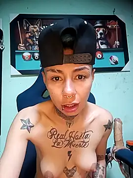 Snapshot of real_fenix chatting on 10-30-25, 07:25 real fenix online show from 10-30-25, 07:25