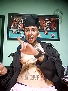 Snapshot of real_fenix chatting on 11-09-25, 09:40 real fenix online show from 11-09-25, 09:40