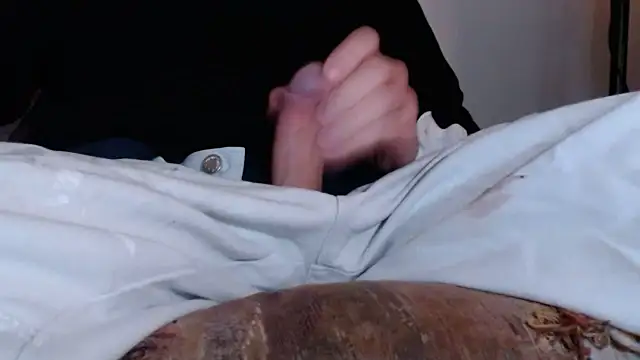 Snapshot of Cordt30 chatting on 11-01-25, 10:23 Cordt30 online show from 11-01-25, 10:23