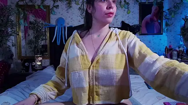 Elizabeth77  online show from 03-18-25, 10:37