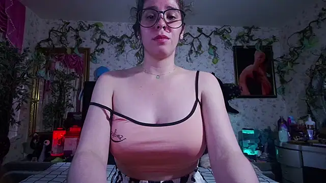 Elizabeth77  online show from 09-20-25, 10:22