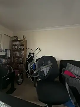 Snapshot of LondonTeffy chatting on 01-16-25, 12:42 LondonTeffy online show from 01-16-25, 12:42