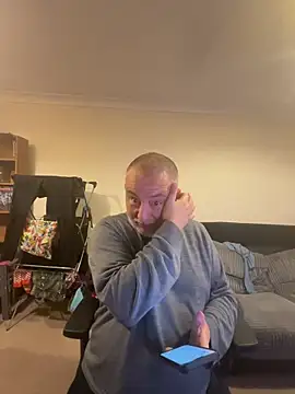 Snapshot of LondonTeffy chatting on 10-14-25, 09:26 LondonTeffy online show from 10-14-25, 09:26