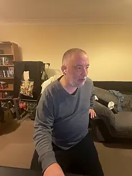 Snapshot of LondonTeffy chatting on 10-15-25, 09:26 LondonTeffy online show from 10-15-25, 09:26