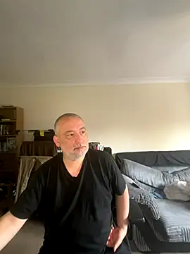 Snapshot of LondonTeffy chatting on 10-17-25, 11:13 LondonTeffy online show from 10-17-25, 11:13