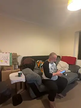 Snapshot of LondonTeffy chatting on 10-20-25, 09:26 LondonTeffy online show from 10-20-25, 09:26