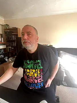 Snapshot of LondonTeffy chatting on 10-24-25, 09:06 LondonTeffy online show from 10-24-25, 09:06