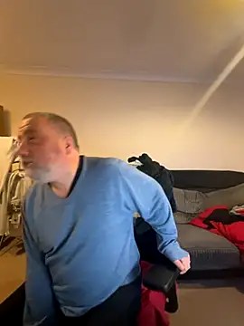 Snapshot of LondonTeffy chatting on 11-03-25, 09:38 LondonTeffy online show from 11-03-25, 09:38