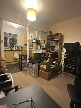 Snapshot of LondonTeffy chatting on 11-14-25, 10:18 LondonTeffy online show from 11-14-25, 10:18