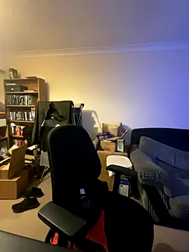 Snapshot of LondonTeffy chatting on 11-17-25, 09:31 LondonTeffy online show from 11-17-25, 09:31