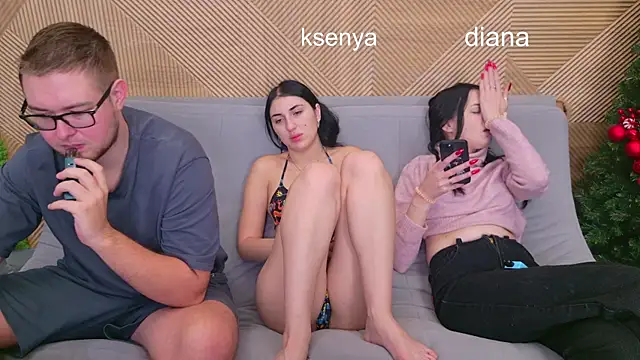 Snapshot of Ksenny chatting on 12-17-25, 04:29 Ksenny online show from 12-17-25, 04:29