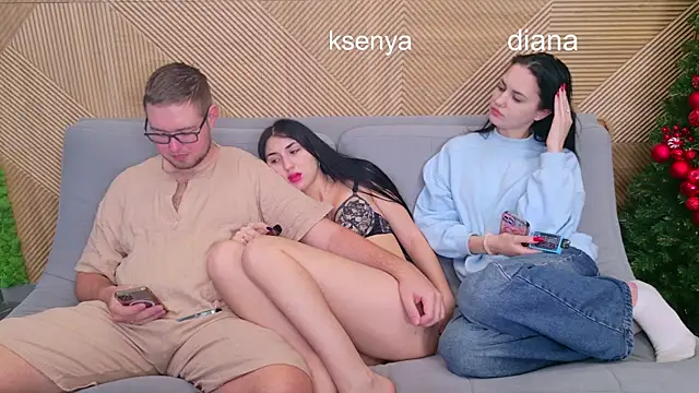 Snapshot of Ksenny chatting on 12-20-25, 03:46 Ksenny online show from 12-20-25, 03:46