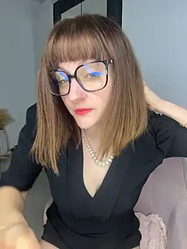 victoirenextdoor online show from 11-16-25, 05:40