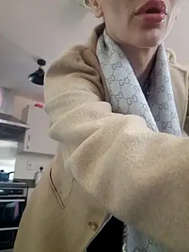 SweetMonicaUK online show from 03-18-25, 09:52