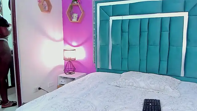 LORENSCOLLINS online show from 12-17-25, 08:48