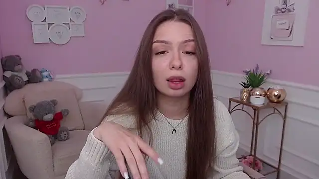 LucySkilar online show from 11-02-25, 06:16