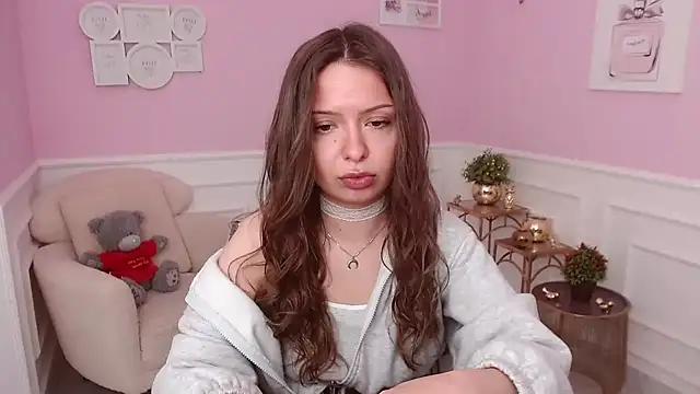 LucySkilar online show from 04-14-26, 04:18