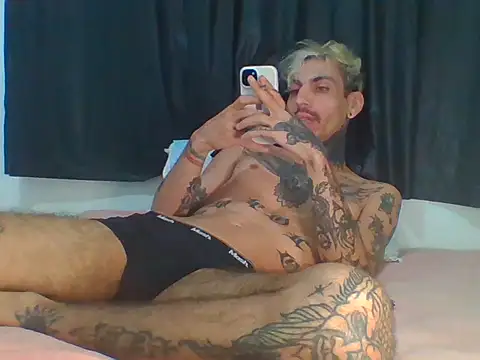 PitbullDiablo1 online show from 10-31-25, 07:31