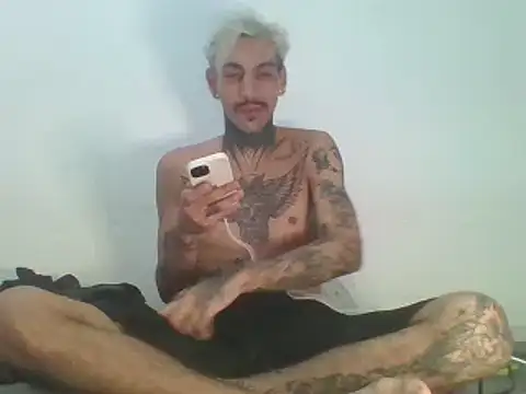 PitbullDiablo1 online show from 11-04-25, 06:45