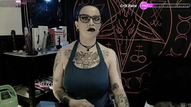 Snapshot of Evil_Queen_666 chatting on 10-23-25, 05:29 Evil Queen 666 online show from 10-23-25, 05:29