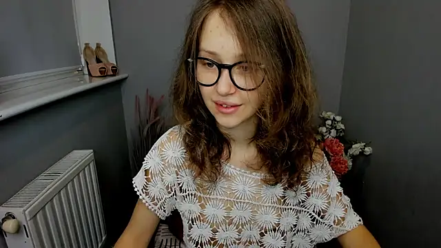 Snapshot of AfinaCutie chatting on 01-30-25, 01:42 AfinaCutie online show from 01-30-25, 01:42