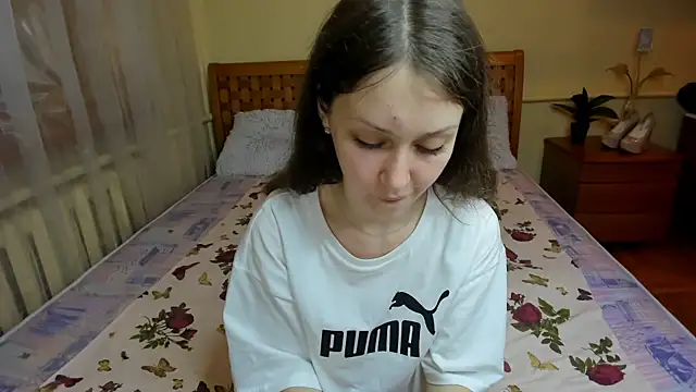 Snapshot of AfinaCutie chatting on 10-22-25, 12:38 AfinaCutie online show from 10-22-25, 12:38