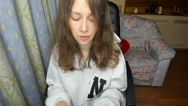 Snapshot of AfinaCutie chatting on 11-05-25, 07:30 AfinaCutie online show from 11-05-25, 07:30