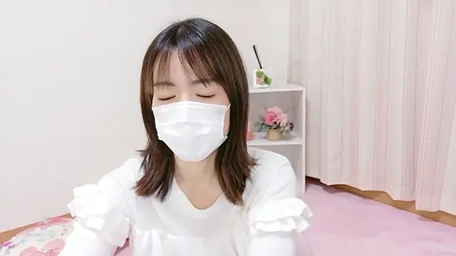 Snapshot of QoMeioQ chatting on 11-25-25, 10:15 QoMeioQ online show from 11-25-25, 10:15