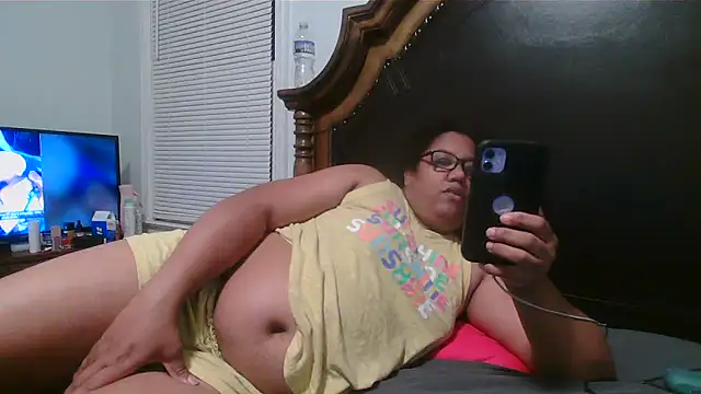 ebonyred online show from 12-31-24, 01:57