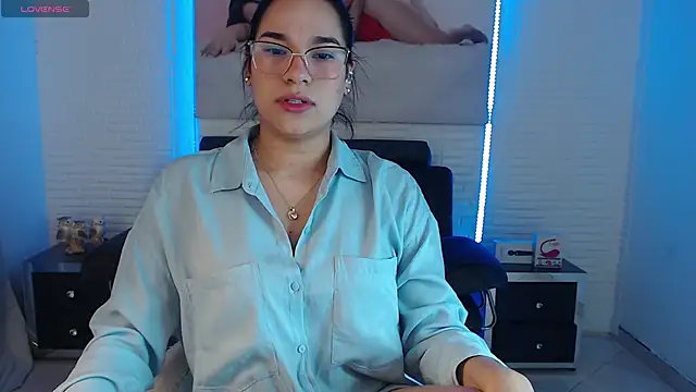 Lolitta xxx online show from 12-21-25, 06:53