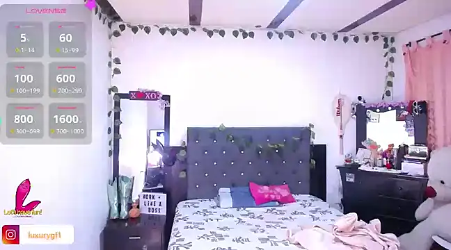 Snapshot of Pocahontaslovex chatting on 02-26-25, 08:44 Pocahontaslovex online show from 02-26-25, 08:44