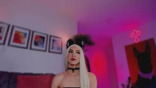 Taylor  foxxx online show from 10-31-25, 05:30