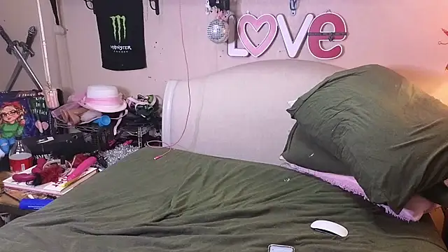 Snapshot of Blakelytgirl chatting on 01-29-25, 05:30 Blakelytgirl online show from 01-29-25, 05:30