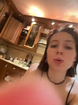 Snapshot of Crayzy_Luv chatting on 12-01-24, 09:04 Crayzy Luv online show from 12-01-24, 09:04