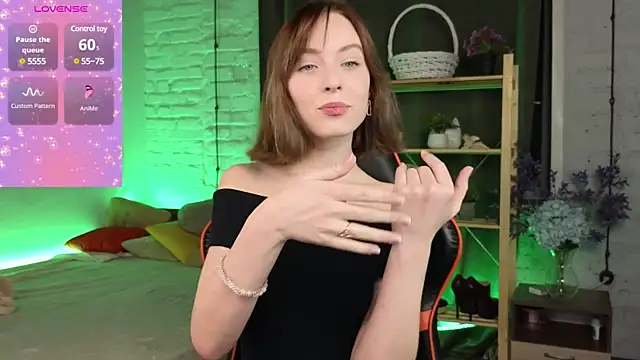 Snapshot of Crayzy_Luv chatting on 01-15-25, 08:48 Crayzy Luv online show from 01-15-25, 08:48