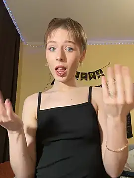 Snapshot of Crayzy_Luv chatting on 03-09-25, 07:26 Crayzy Luv online show from 03-09-25, 07:26