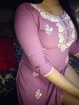 Snapshot of Trezza chatting on 02-08-26, 09:18 Trezza online show from 02-08-26, 09:18