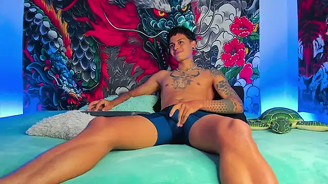 Maxi Gray online show from 10-24-25, 08:33