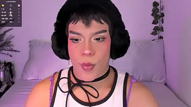 Snapshot of Danigio chatting on 11-25-25, 02:44 Danigio online show from 11-25-25, 02:44