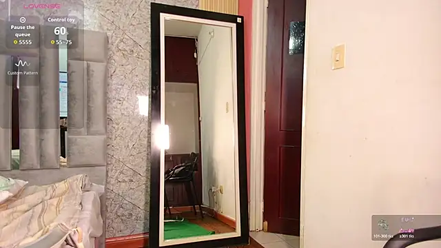 Snapshot of MiissBNasty chatting on 10-19-25, 12:17 MiissBNasty online show from 10-19-25, 12:17