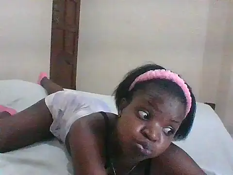 hotgal1112 online show from 02-01-26, 08:18