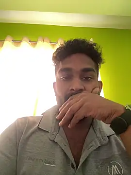 Snapshot of Handsomehunk_4U chatting on 12-05-24, 06:43 Handsomehunk 4U online show from 12-05-24, 06:43