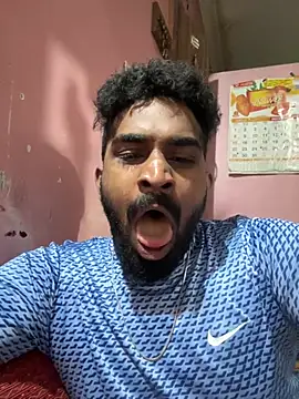 Snapshot of Handsomehunk_4U chatting on 12-13-24, 04:16 Handsomehunk 4U online show from 12-13-24, 04:16