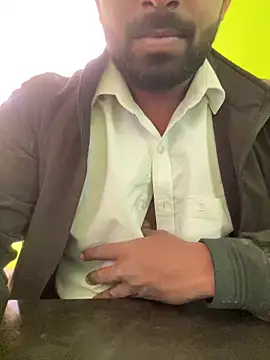 Snapshot of Handsomehunk_4U chatting on 02-25-25, 06:47 Handsomehunk 4U online show from 02-25-25, 06:47